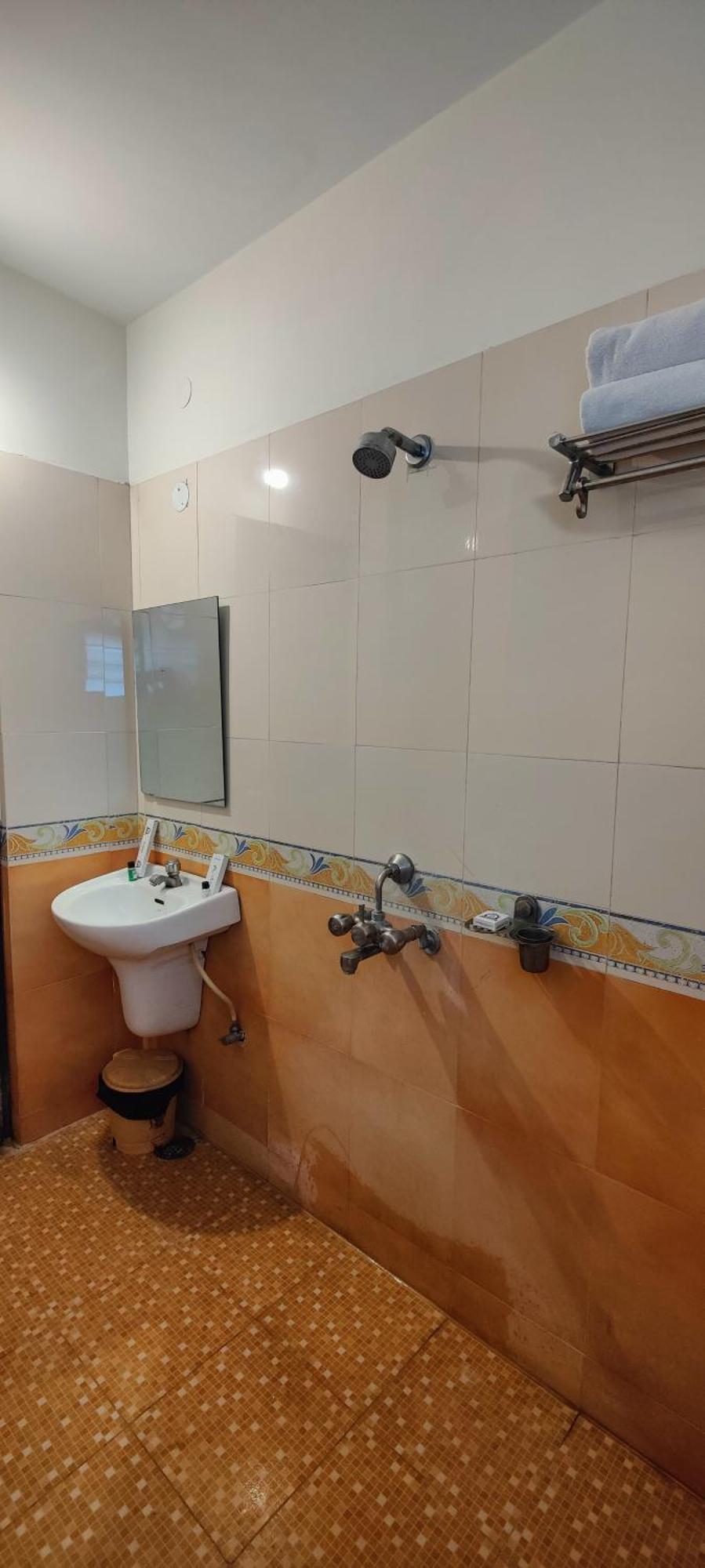 Hotel Krrish Inn - Ameerpet, Хайдарабад Экстерьер фото