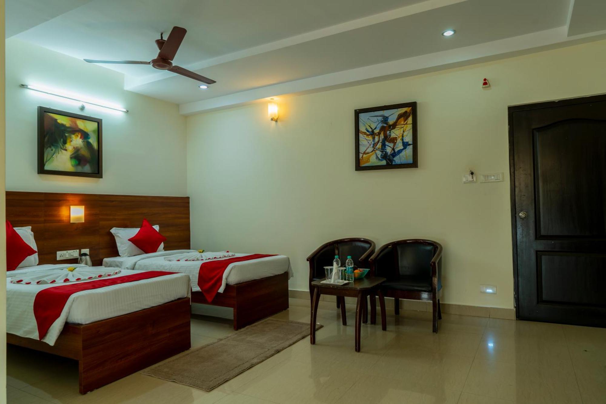 Hotel Krrish Inn - Ameerpet, Хайдарабад Экстерьер фото