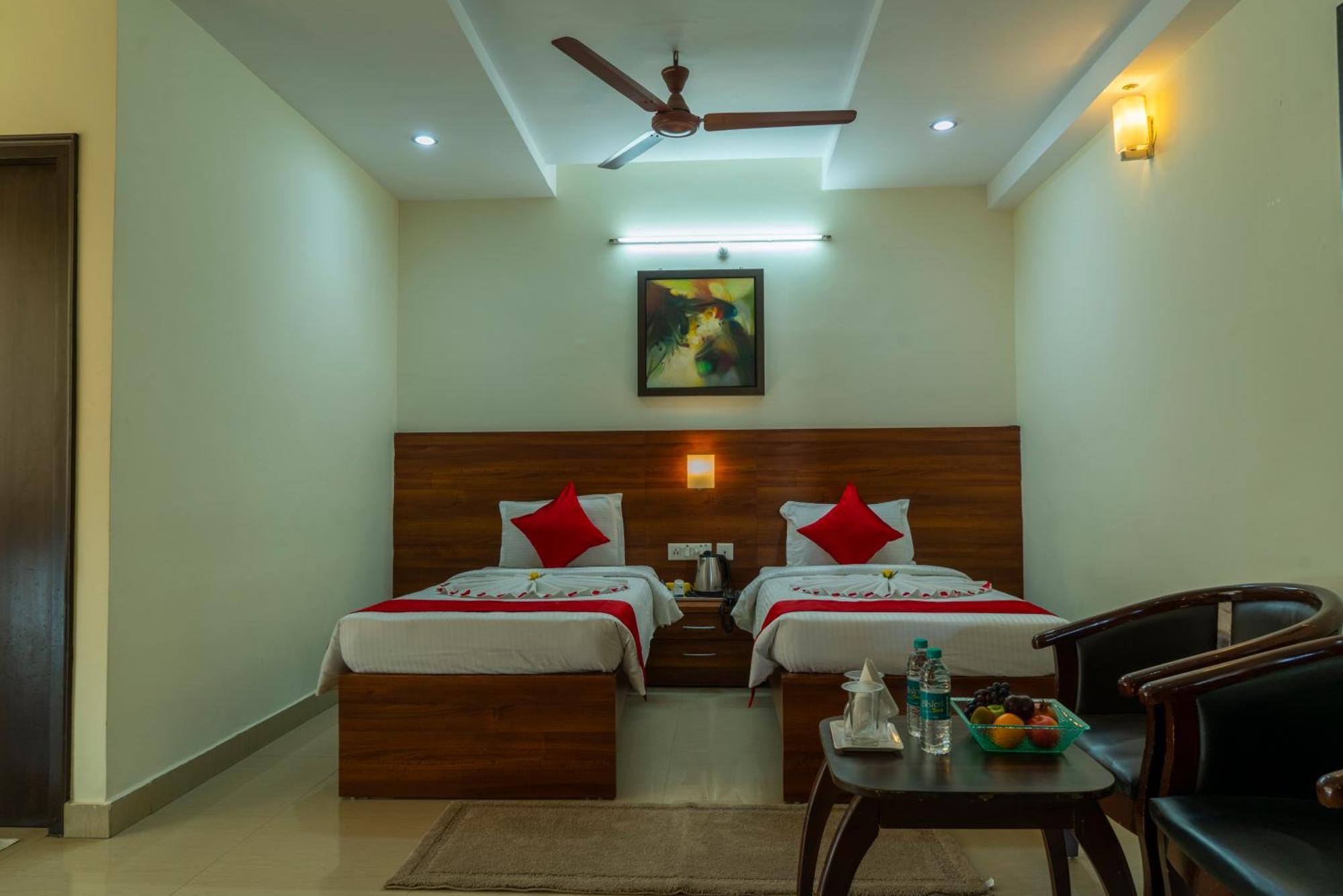 Hotel Krrish Inn - Ameerpet, Хайдарабад Экстерьер фото